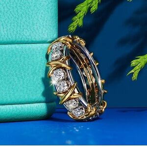 NWT Luxury 16-stone Ring white sapphire gold and platinum